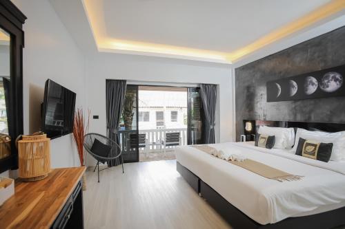 ETK Patong Room Type - Superior Double or Twin Room with Garden View ETK Patong Room Type - Superior Double or Twin Room with Garden View