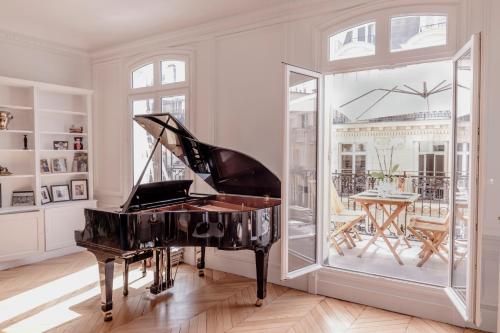 Luxueux duplex Elysées, Parigi (foto 3)