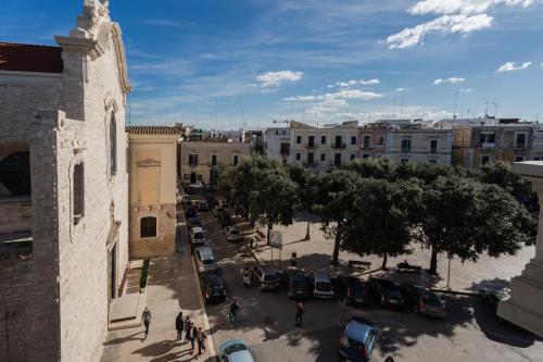  Plaza Apartment, Ferienwohnung in Bitonto
