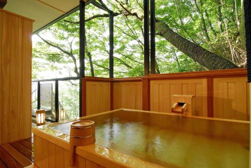 Deluxe Suite with Open-Air Bath