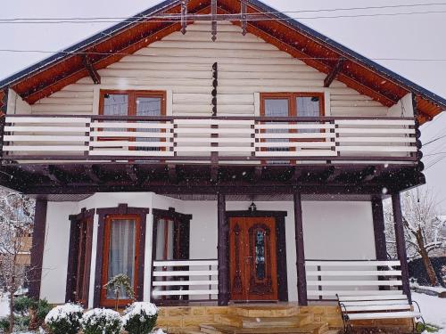 Villa Zgarda1 - Accommodation - Mykulychyn