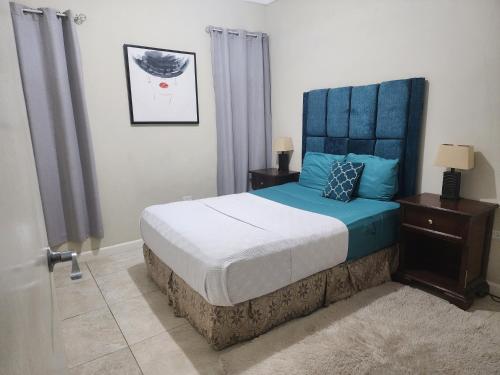 B&B Kingston - Comfy One bedroom on Perkins Blvd centrally located - Bed and Breakfast Kingston