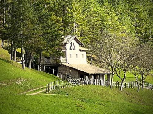  Rustico Carmoronda in Monteleone di Spoleto