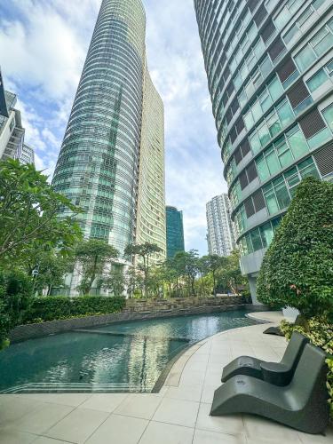 Vibrant Oasis with the best view + Fast WiFi, Manila (photo 2)