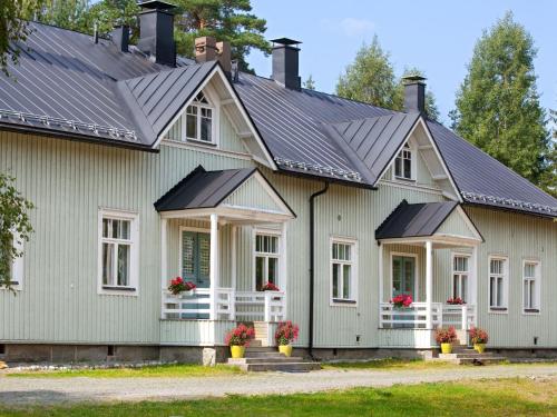 . Kuuksenkaari Apartments