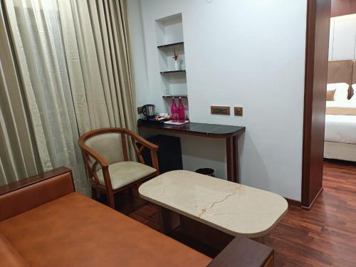 Executive Suite image 1