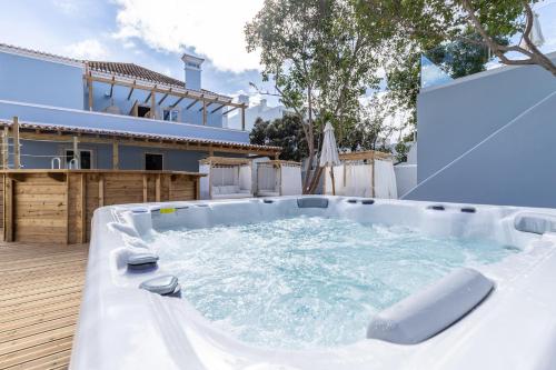 Amália Boutique Suites & Studios - by @ rita s place 3