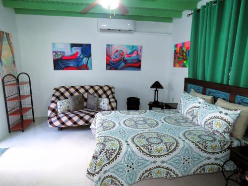 Artist Room Curacao in บริเฟนคัต