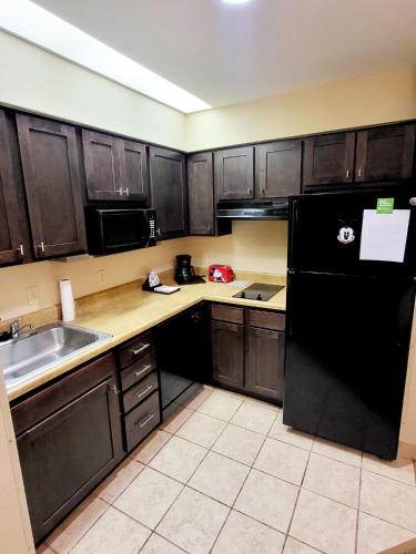 lovely entire Suite with kitchen 5 Min to Disney