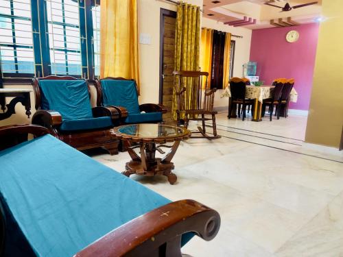 Prince Castle-4BHK Apartment,Guesthouse near Taj Falaknuma Palace