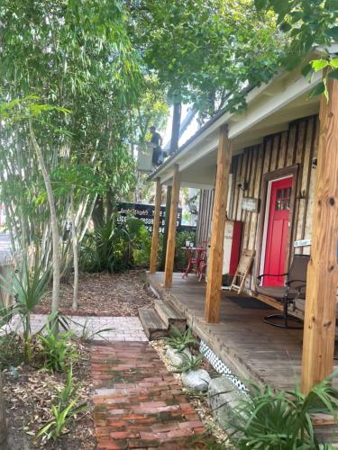 150-year-old Lincolnville cottage 3bedroom 2bath in St. Augustine, USA