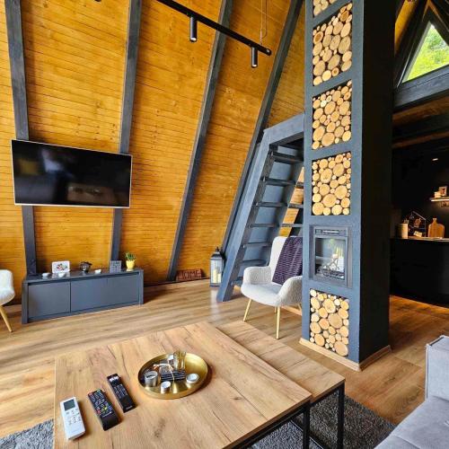Loon Moon Mountain Chalets in 塞拉耶佛郊區