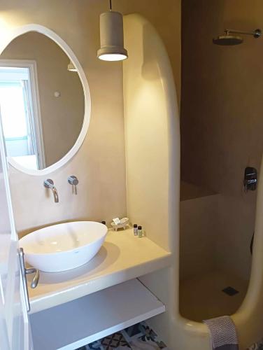 Anemousa Hotel – Chora, UT