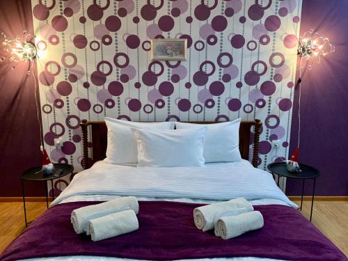 SDD Brothers - Дом с балконом в сердце Тбилиси