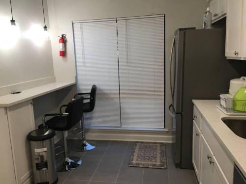 ห้องครัว, Entire Twnhouse 2bdrms 3Bthrm 2Qbeds 2Levls Fncd Bkyard in กรีนเบลท์ (MD)