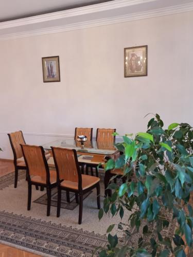 Neftiannikov Avenue Apartment