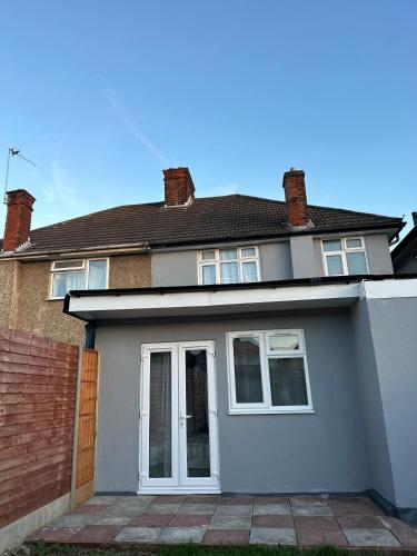 Self-contained en-suite room very close to Wembley stadium, London (Foto 8)