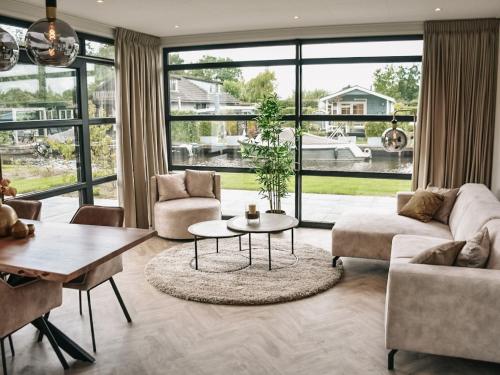  Modern holiday home near the Loosdrechtse Plassen in Nieuw-Loosdrecht