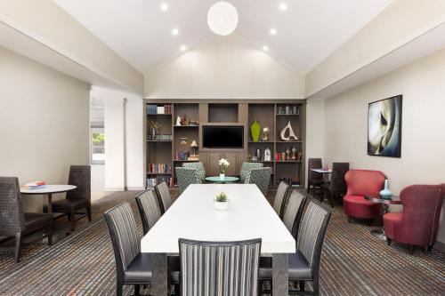 Residence Inn by Marriott Des Moines West at Jordan Creek Town Center - 편의 시설/서비스
