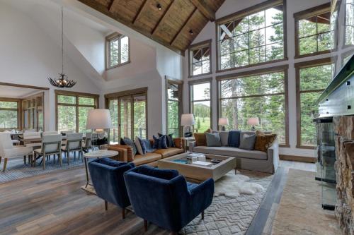 6 Diversion Lane by Moonlight Basin Lodging in Big Sky, USA