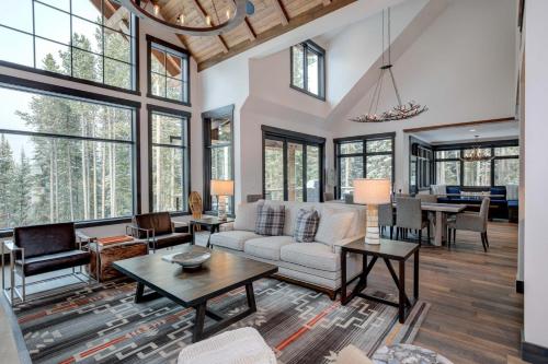 6 Jakes Lane by Moonlight Basin Lodging, Big Sky