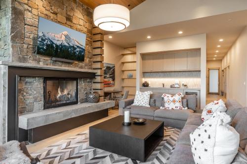 80B Lodgeside by Moonlight Basin Lodging in Big Sky, USA