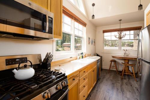 Saddle Ridge B5 by Moonlight Basin Lodging in Big Sky, USA