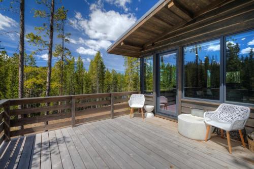 12 Lake Cabin by Moonlight Basin Lodging in Big Sky, USA