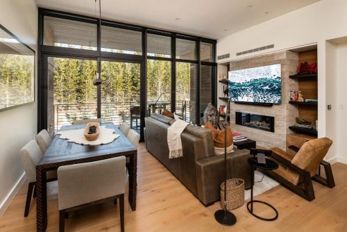 215 LakeLodge by Moonlight Basin Lodging