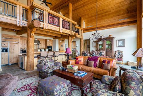 Penthouse 4 by Moonlight Basin Lodging in Big Sky, USA