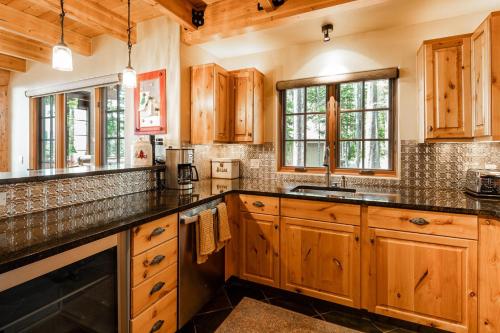 4 Full Moon by Moonlight Basin Lodging in Big Sky, USA