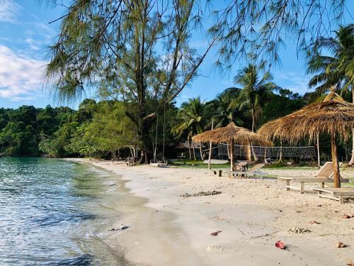 Beach, The Last Point in Koh Ta Kiev