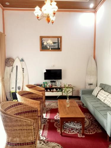 Walur Surf Villa in Parc National Bukit Barisan Selatan