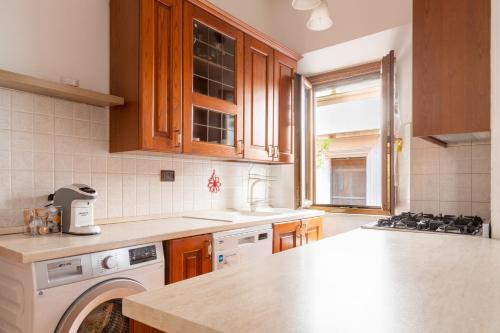 Monti Home - 5 Minute Walk to Colosseum & Metro, Rom (Foto 6)