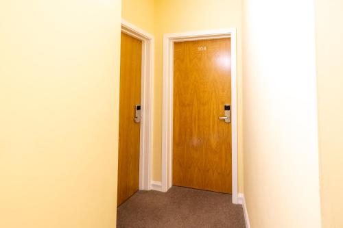 The Shoreditch Inn - image 2