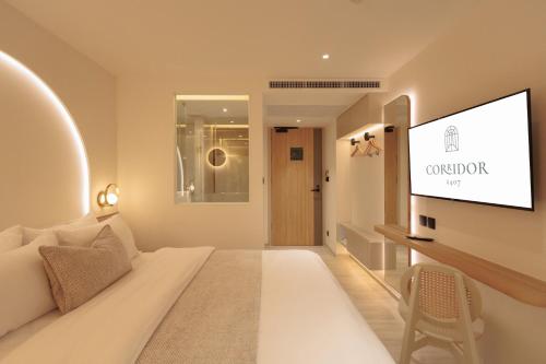 508753252 CORRIDOR 2407