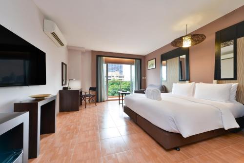 Royal View Resort Room Type - Deluxe Double Room