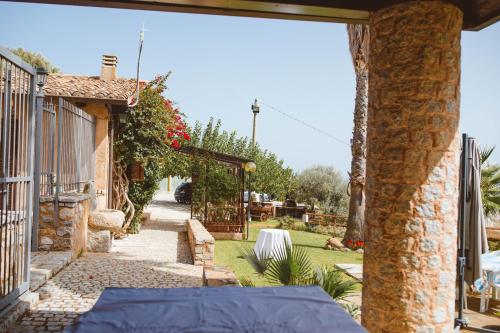 Calàmi - Villa Romeo - Private Apartments with Pool, Seaview & Olive Grove