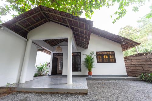 Coconut Cottage - Hiriketiya Beach