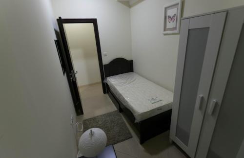 Small Budget Rooms for 'girls' only in Dubai, Marina, Dubái (foto 3)