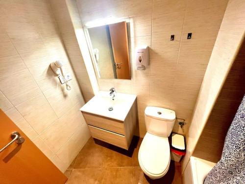 MT Nuevos Apartamentos y Suites con baño privado