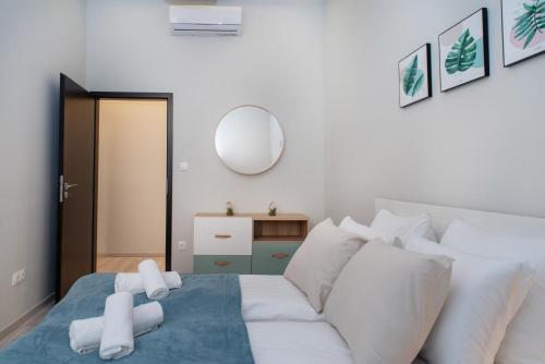 Very central NEW and large AC apartment - image 10