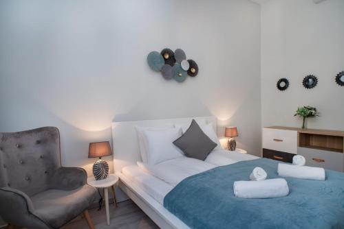 Very central NEW and large AC apartment - image 7