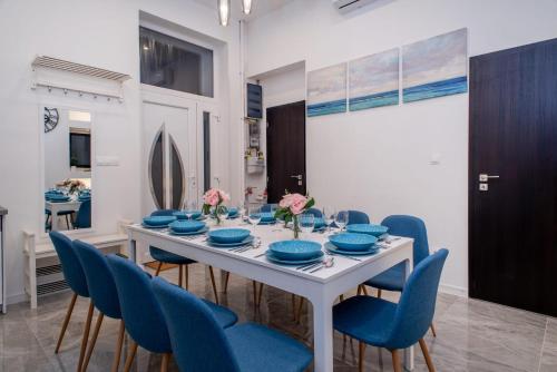 Very central NEW and large AC apartment - image 12