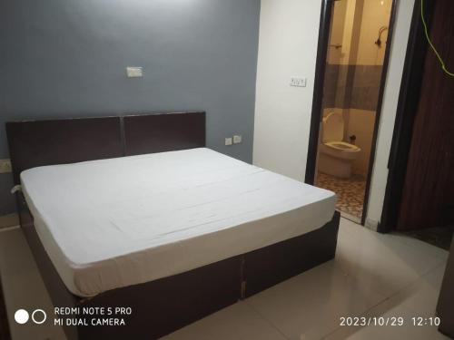 HOTEL LIVING POINT