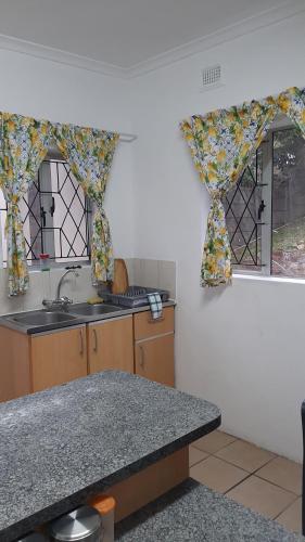 Neptune Guest Cottage in Bluff