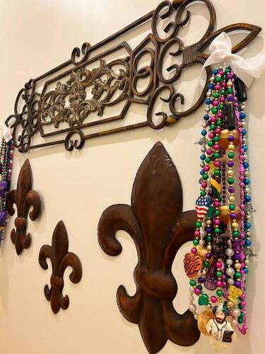 Chic Two-Bedroom Apartment on Camp St, New Orleans thumb 3