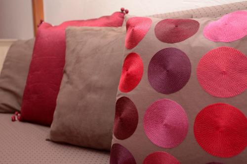 2 bedrooms, 4 beds