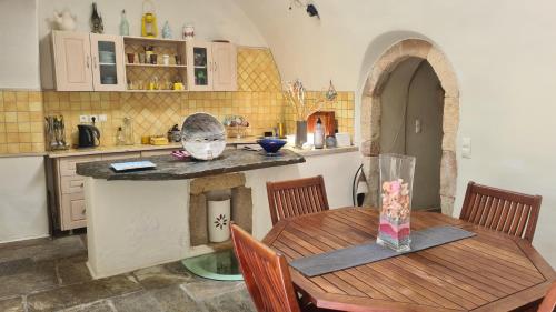 VILLA MITATA CYTHERE in Aroniadika