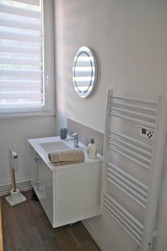 Fürdőszoba, Logement spacieux centre Joigny 4 à 6 pers - Zen 2 (Logement spacieux centre Joigny 4 a 6 pers - Zen 2) in Joigny